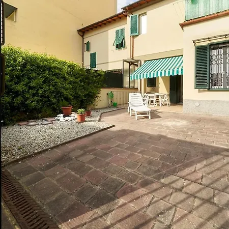 公寓 Careggi Garden Flat *