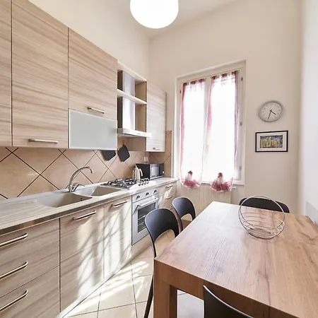 Careggi Garden Flat شقة فلورنس