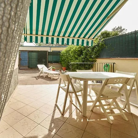 公寓 Careggi Garden Flat *