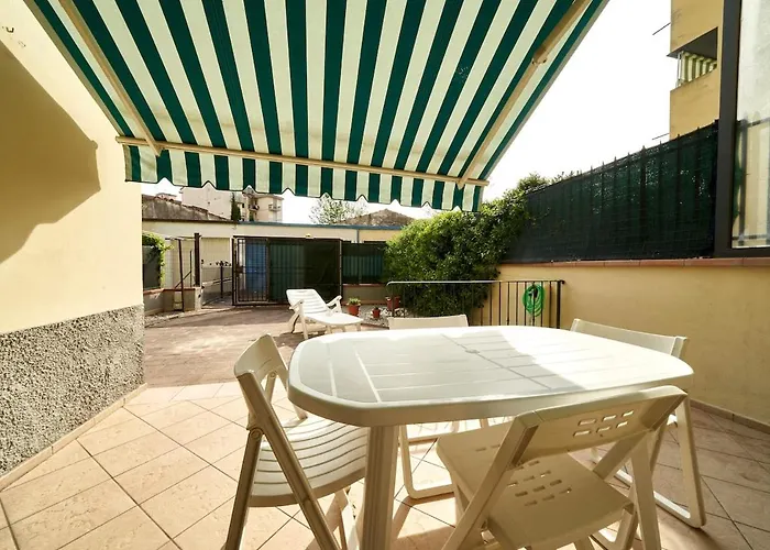 Careggi Garden Flat アパート *