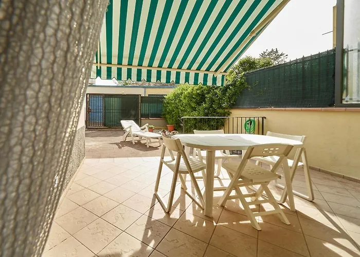 アパート Careggi Garden Flat *